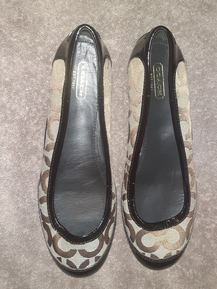 COACH FLATS